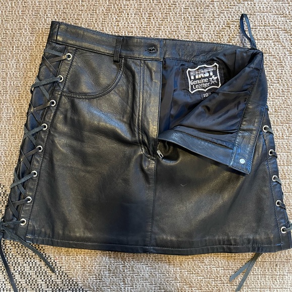 Vintage First Genuine Leather Black Lace-Up Mini Skirt Size 10 - Picture 6 of 7